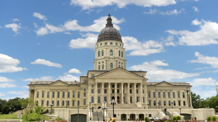 Kansas ranks 26th in Rich States, Poor States economic outlook