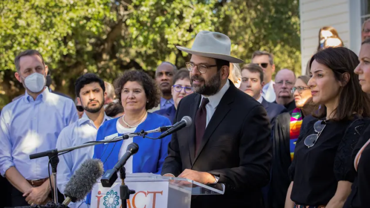Central Texas faith leaders and politicians rebuke antisemitic incidents after fire outside Austin synagogue
